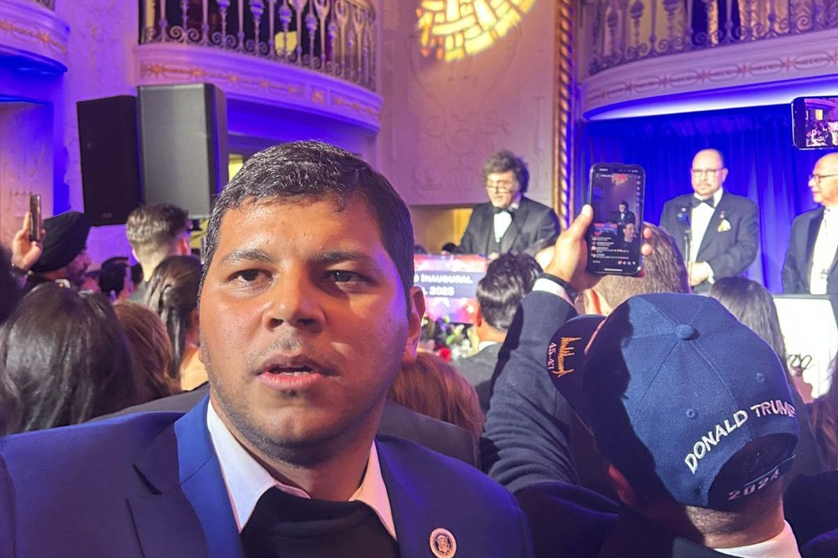 Nos EUA, deputado baiano Diego Castro participa do baile de posse de Donald Trump