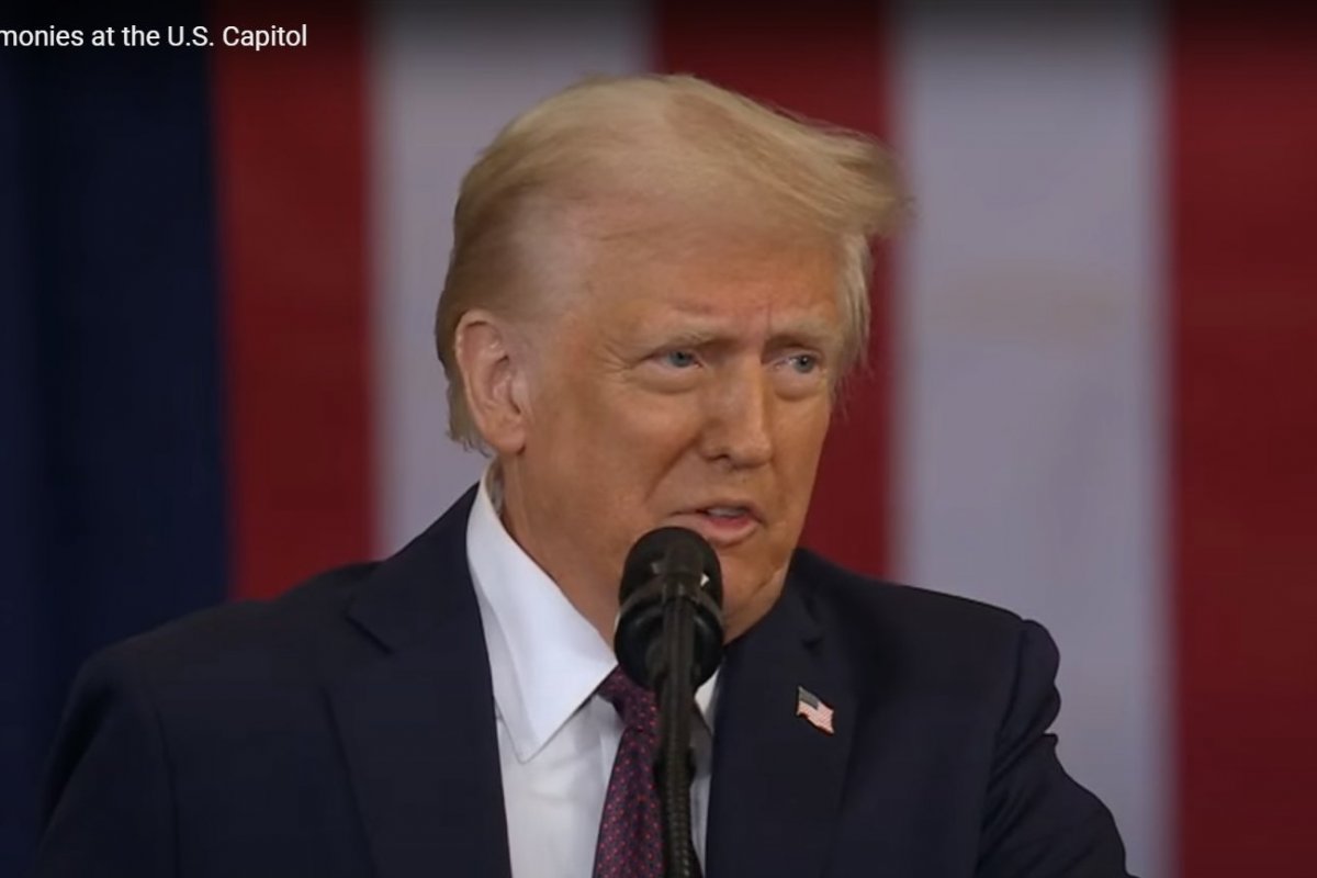 Em posse, Trump diz que vai declarar emergência nacional na fronteira