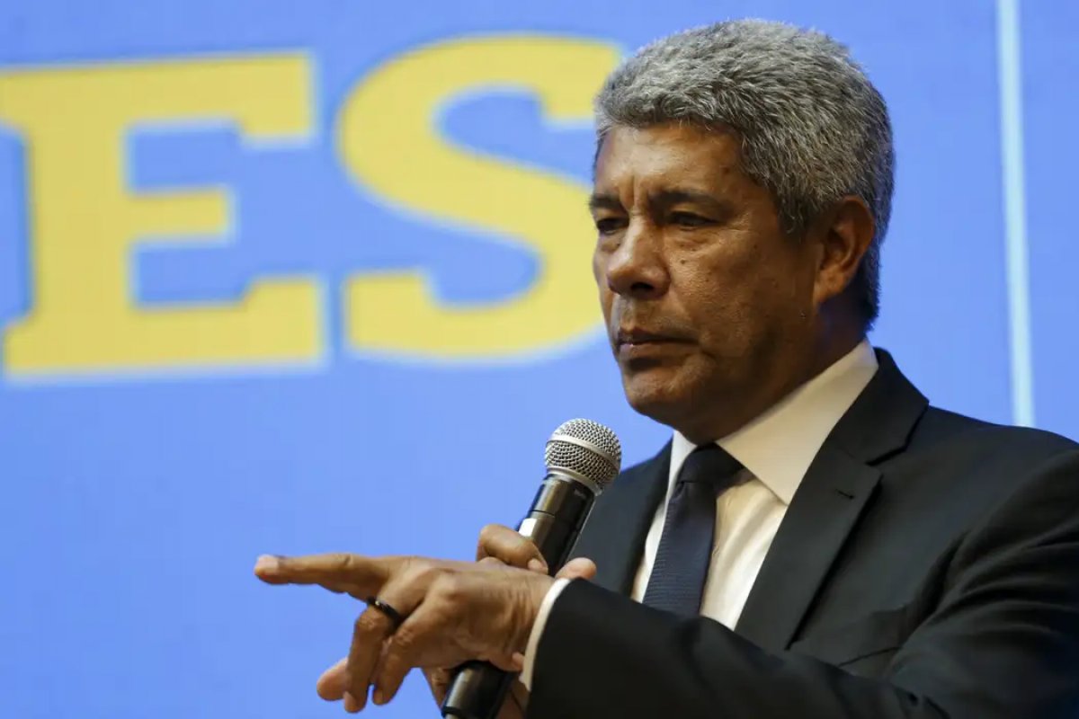 Vídeo: Jerônimo Rodrigues cobra por medidas de servidores públicos e declara: "Vocês traíram minha confiança"