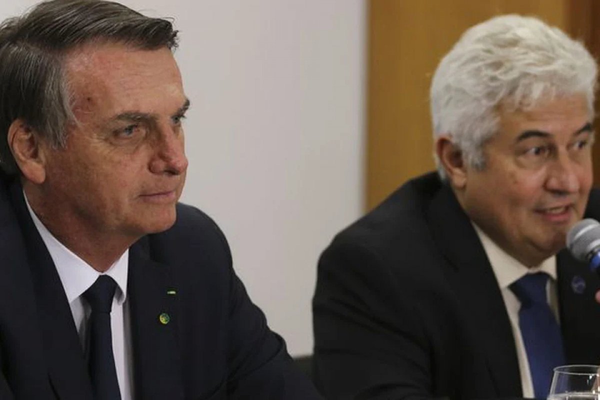 Bolsonaro e Marcos Pontes trocam críticas, e ex-ministro diz que 'arrogância pode fechar portas'