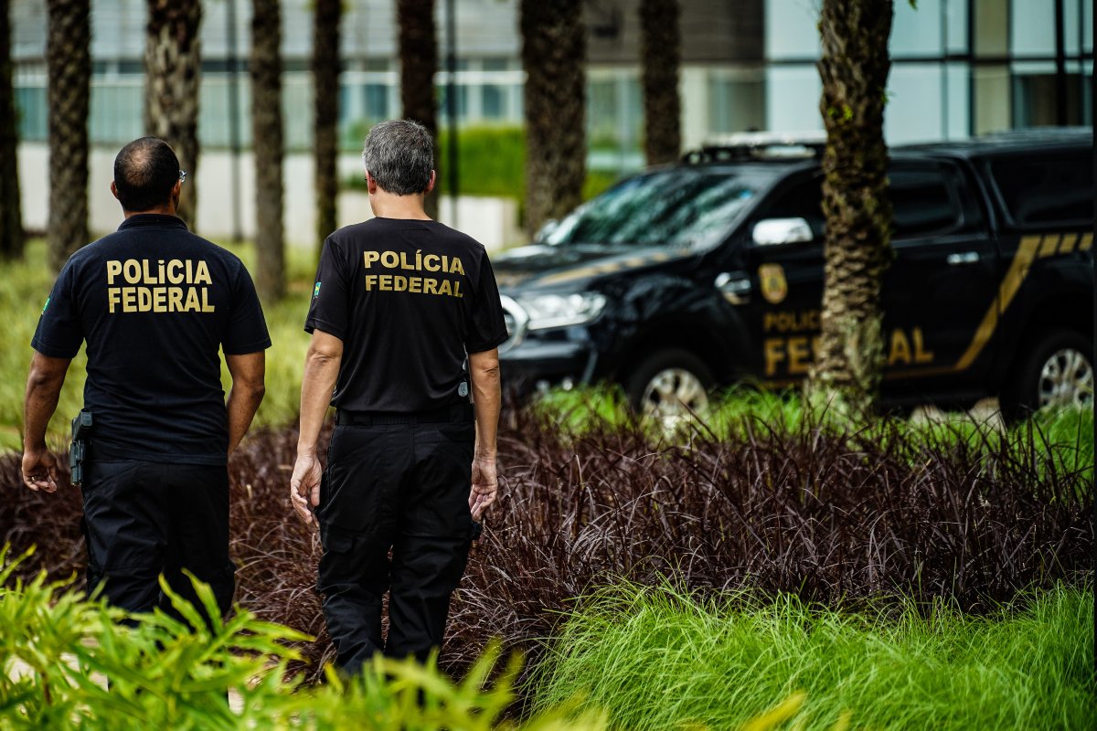 Polícia Federal cumpre mandado de busca e apreensão em operação de combate ao abuso sexual infantil