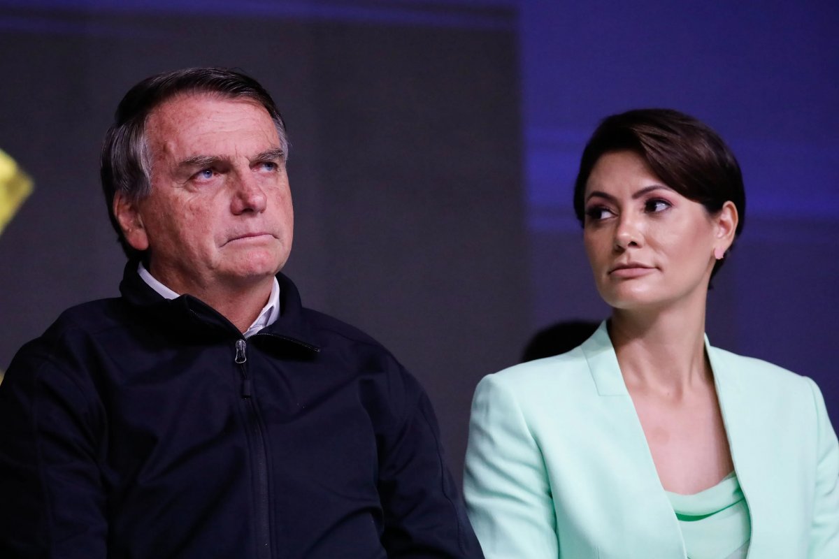 Vídeo: "Me colocando como ministro da Casa Civil, pode ser”, afirma Bolsonaro sobre candidatura de Michelle à presidência