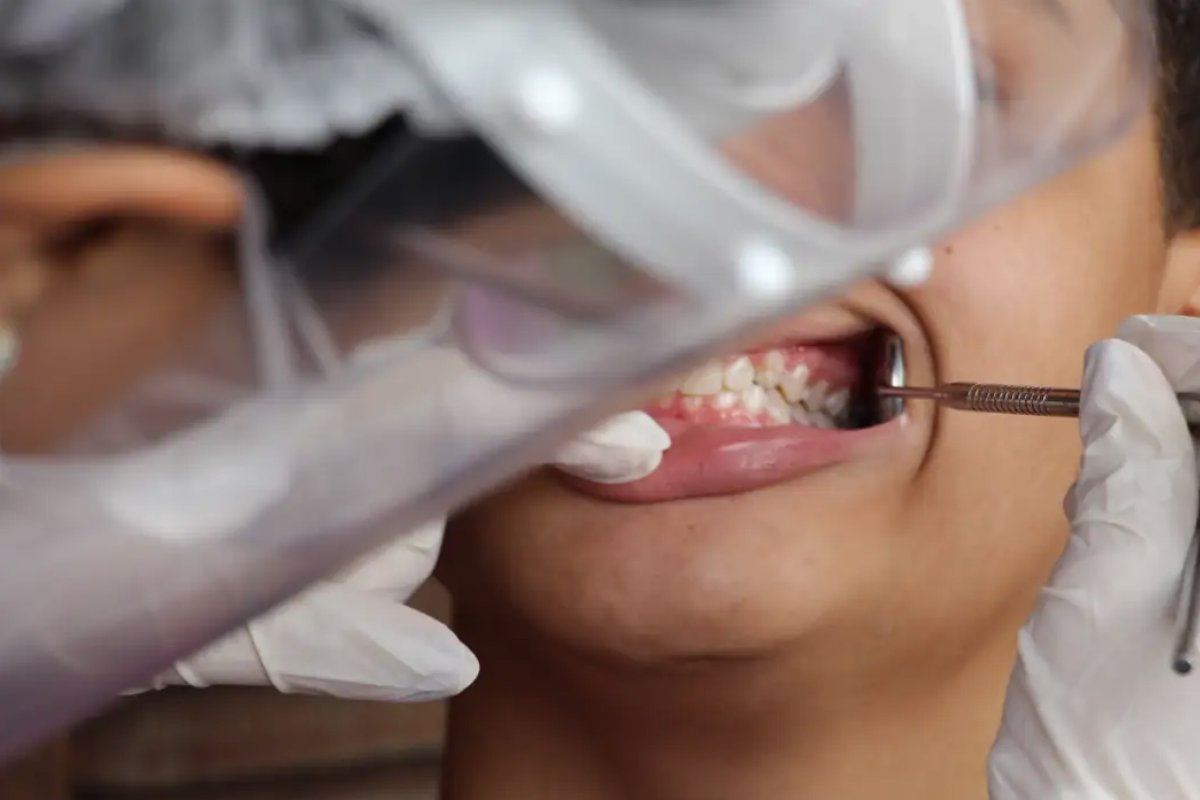 Pesquisa aponta que 68% dos brasileiros já foram ao dentista; apenas 33% continuaram tratamento odontológico