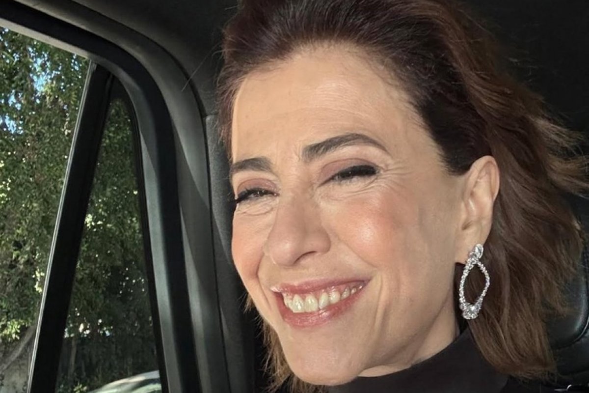 Em alta: Fernanda Torres chega a 4 milhões de seguidores após indicações ao Oscar 2025!
