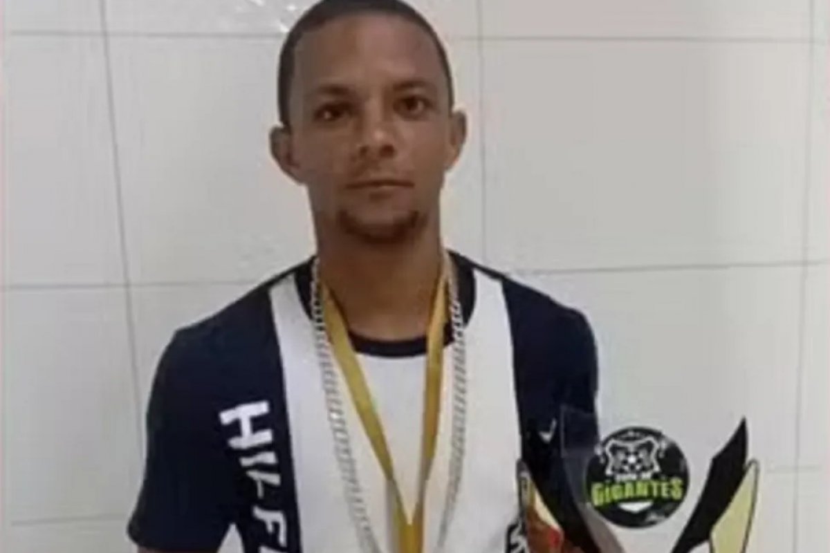 Ex-jogador da Seleção de Futebol de Feira de Santana é morto a tiros na presença da família