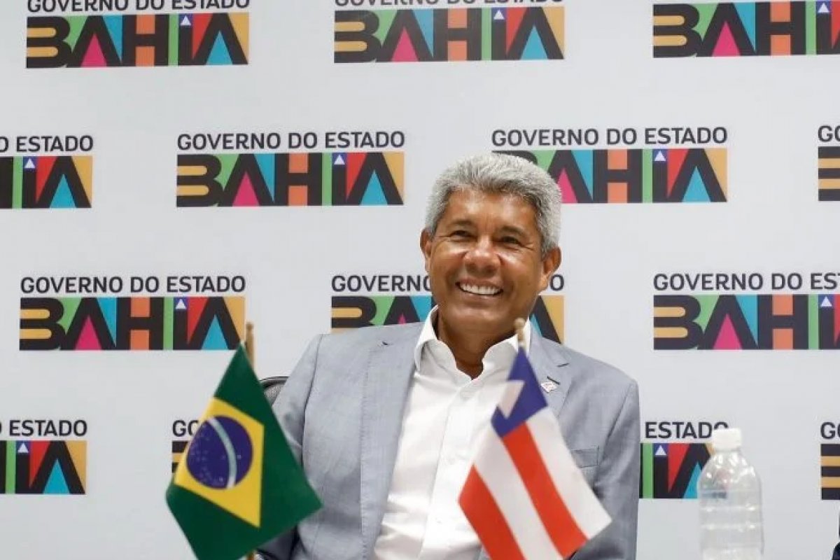 Jerônimo Rodrigues anuncia reajustes de salário para professores e técnicos das universidades; confira mudanças