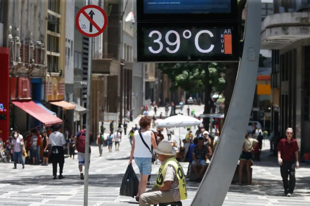 Cidades recordistas em calor tentam reforçar respostas emergenciais