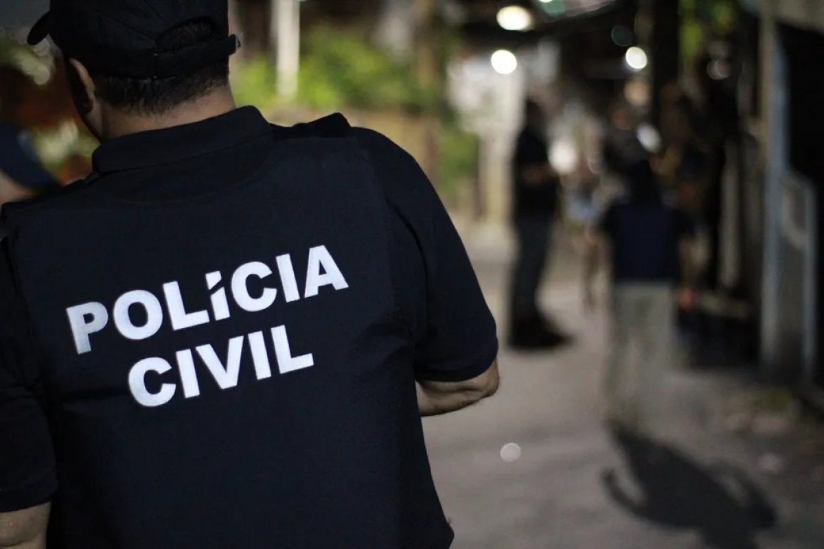 Pais de criança de 2 anos morta na Bahia são presos; vítima sofreu agressões e estava desnutrida