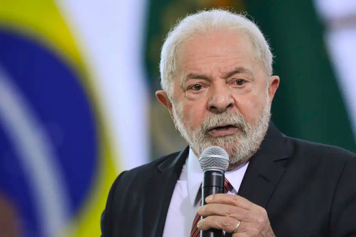 Desaprovação de Lula sobe para 49% e supera índice de aprovação