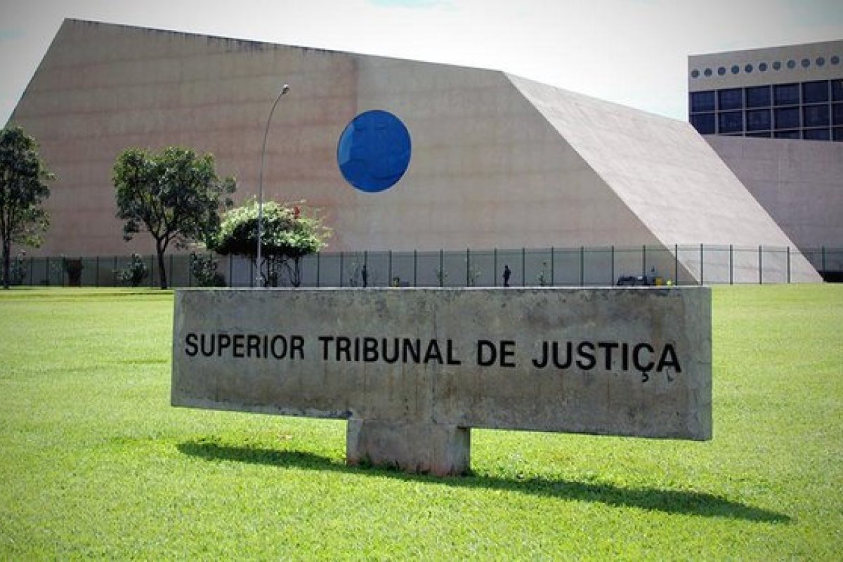 STJ determina suspensão do pagamento de R$ 66 mi em precatórios a militares anistiados