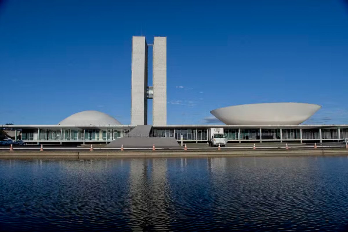 Deputados federais definem novo presidente da Câmara e líderes das bancadas no sábado (1º)