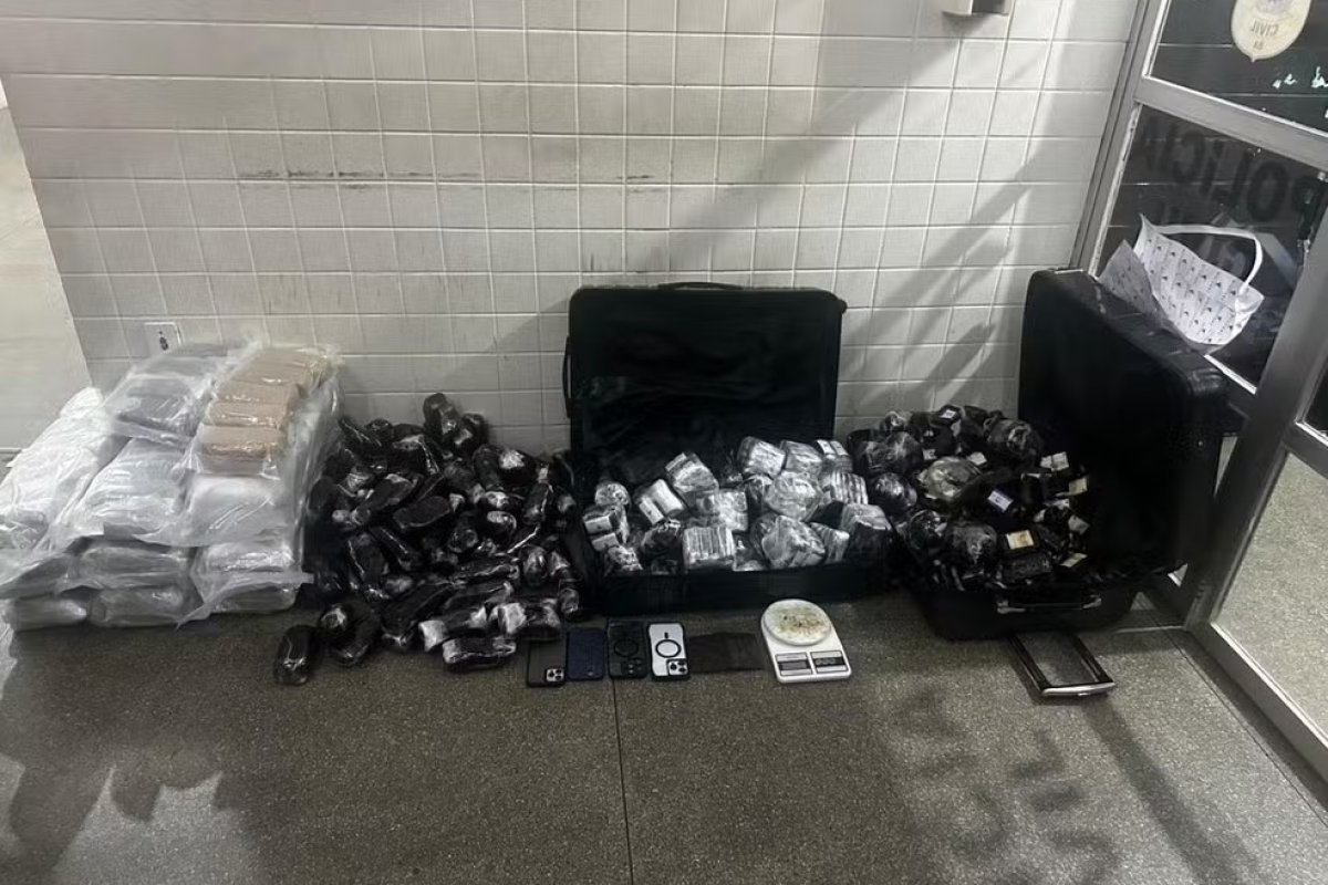 Três homens são presos suspeitos de armazenar mais de 200 kg de haxixe em um imóvel na Bahia