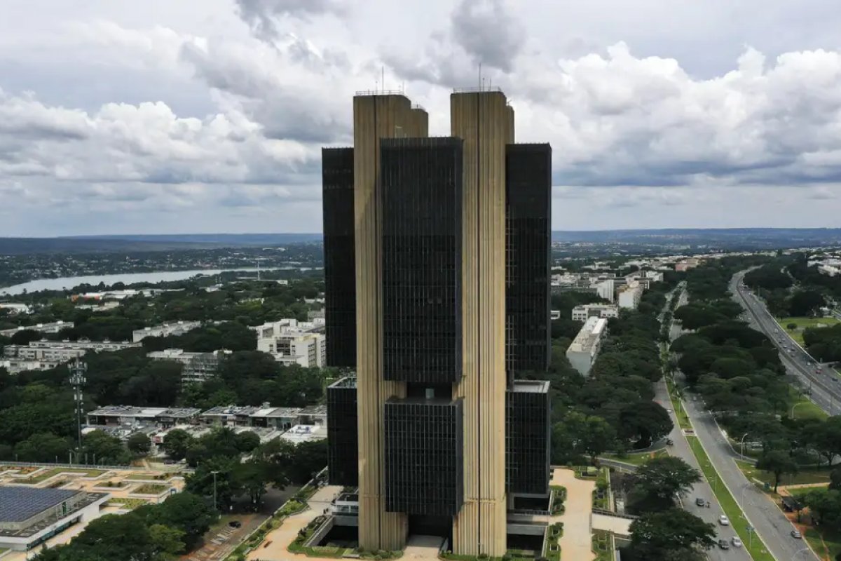 BCs do Brasil e dos EUA decidem sobre juros nesta quarta (29)