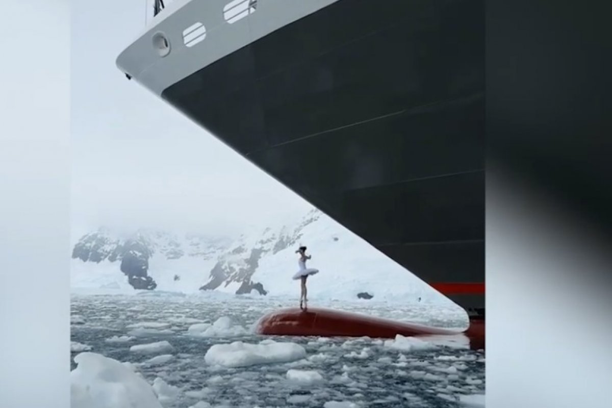 Vídeo: bailarina viraliza após dançar em proa de navio na Antártida