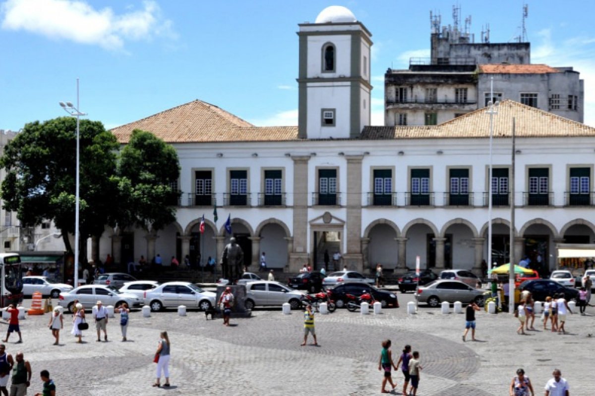 Prefeitura de Salvador paga a 18 ex-vereadores benefício previdenciário vitalício, diz site