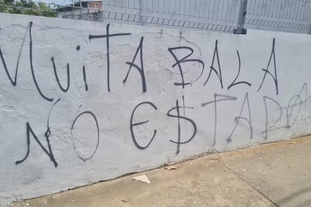Unidade da Justiça Federal em Salvador suspende atendimento presencial após tiroteios e muro ser pichado com ameaça