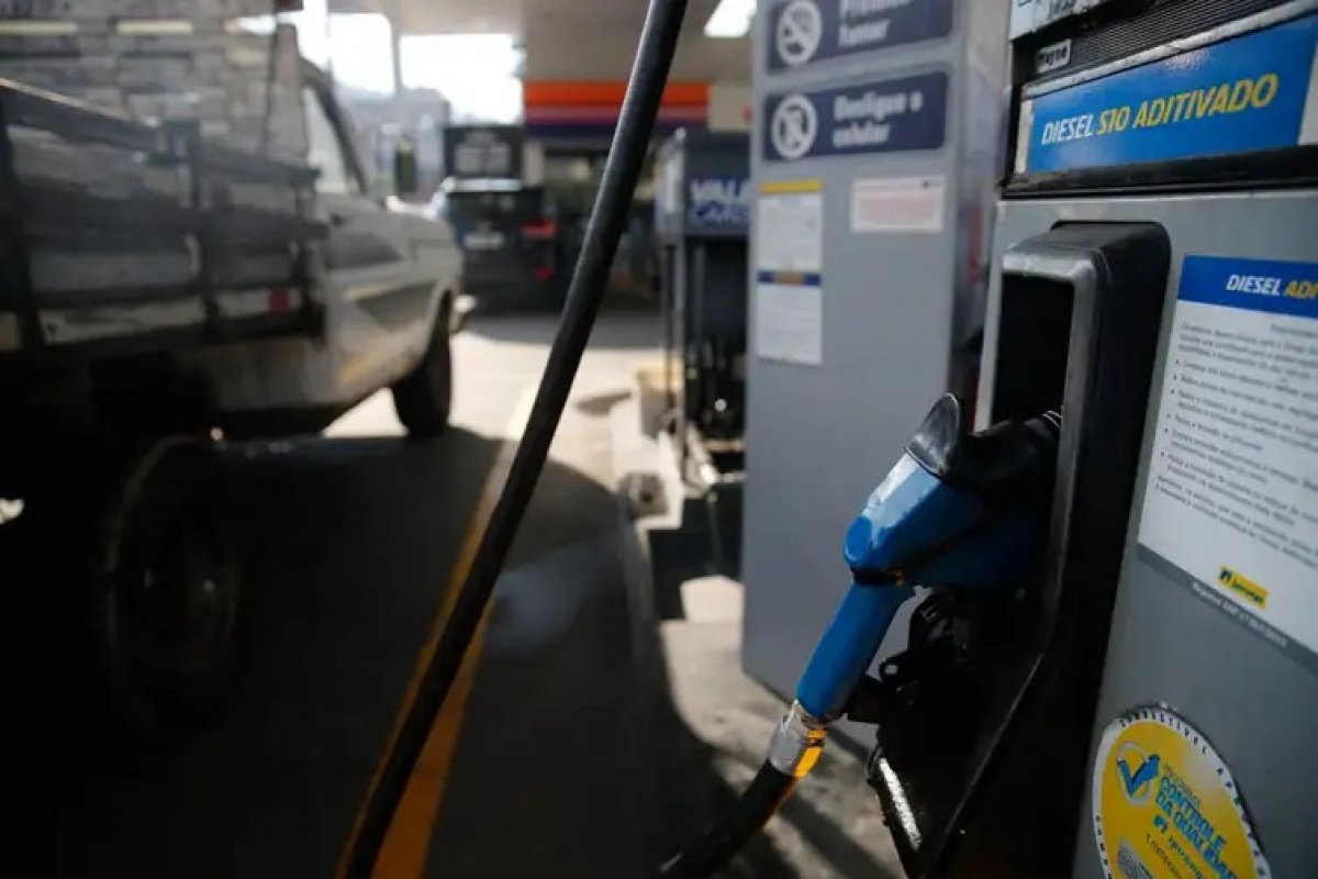 Petrobras aumenta diesel em R$ 0,22 para as distribuidoras e litro vai a R$ 3,72