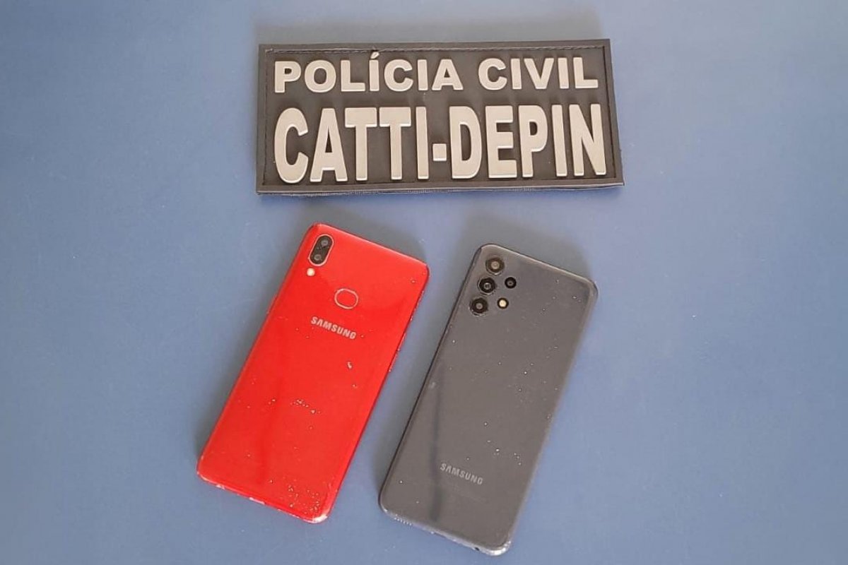 Polícia Civil cumpre mandado de busca e apreensão na casa de mulher investigada por stalking