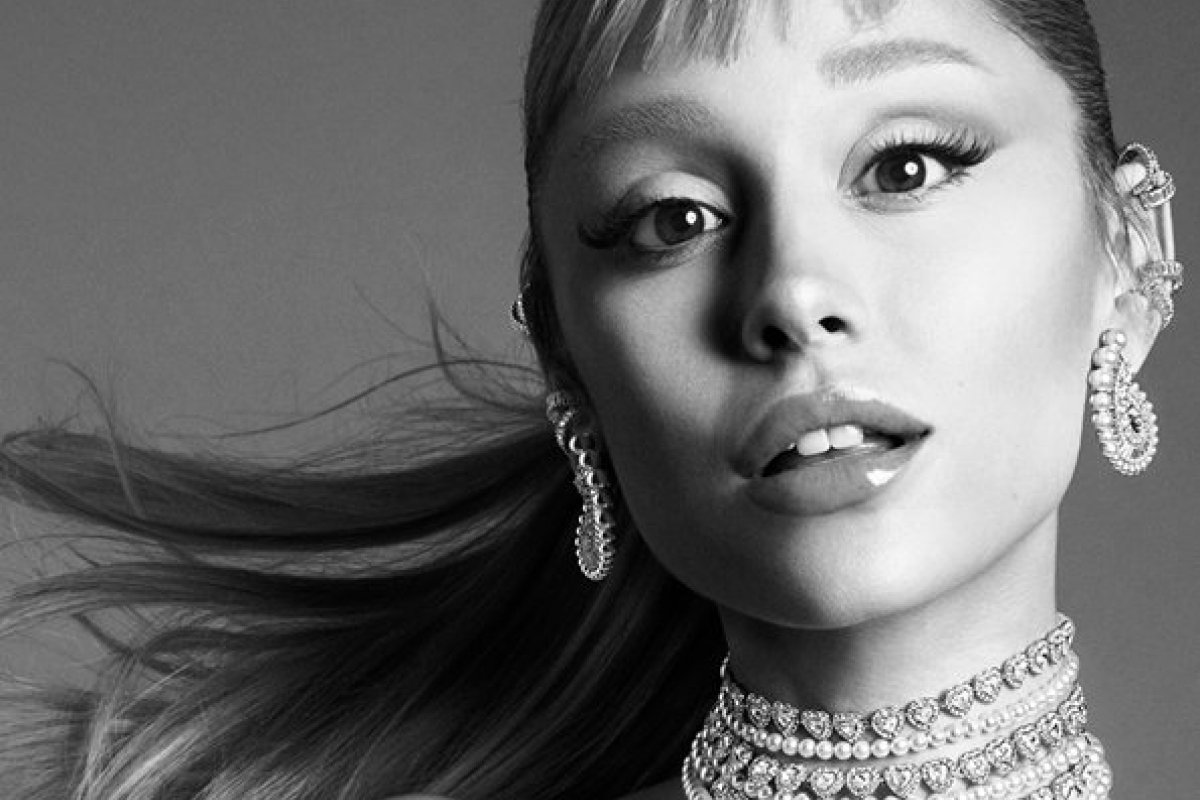 Swarovski e Ariana Grande se unem para coleção cápsula de joias!