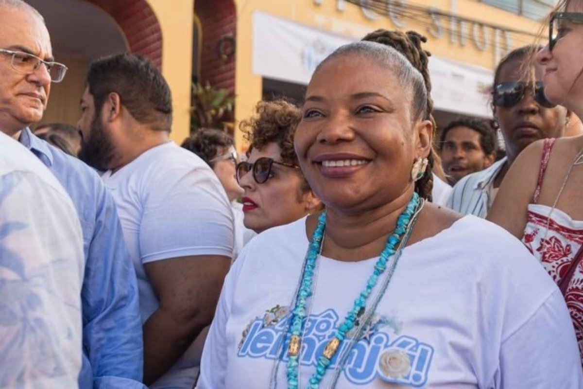 Ministra da Cultura participa da festa de Iemanjá na capital baiana