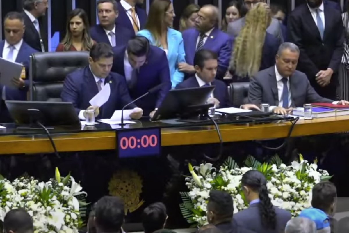 Ao vivo: Abertura do ano legislativo no Congresso Nacional