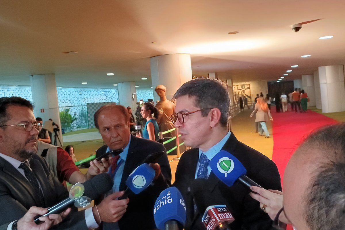Vídeo: Randolfe exalta boa relação do Governo com presidentes da Câmara e Senado