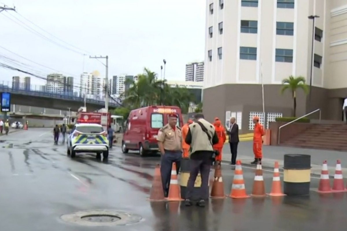 Trecho da Avenida ACM, em Salvador, é isolado por suspeita de vazamento de gás