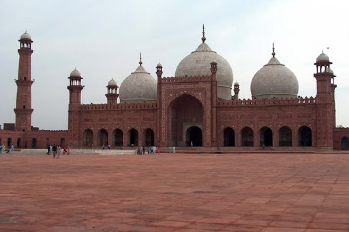 Mulher decepa pênis de estuprador com faca no Paquistão