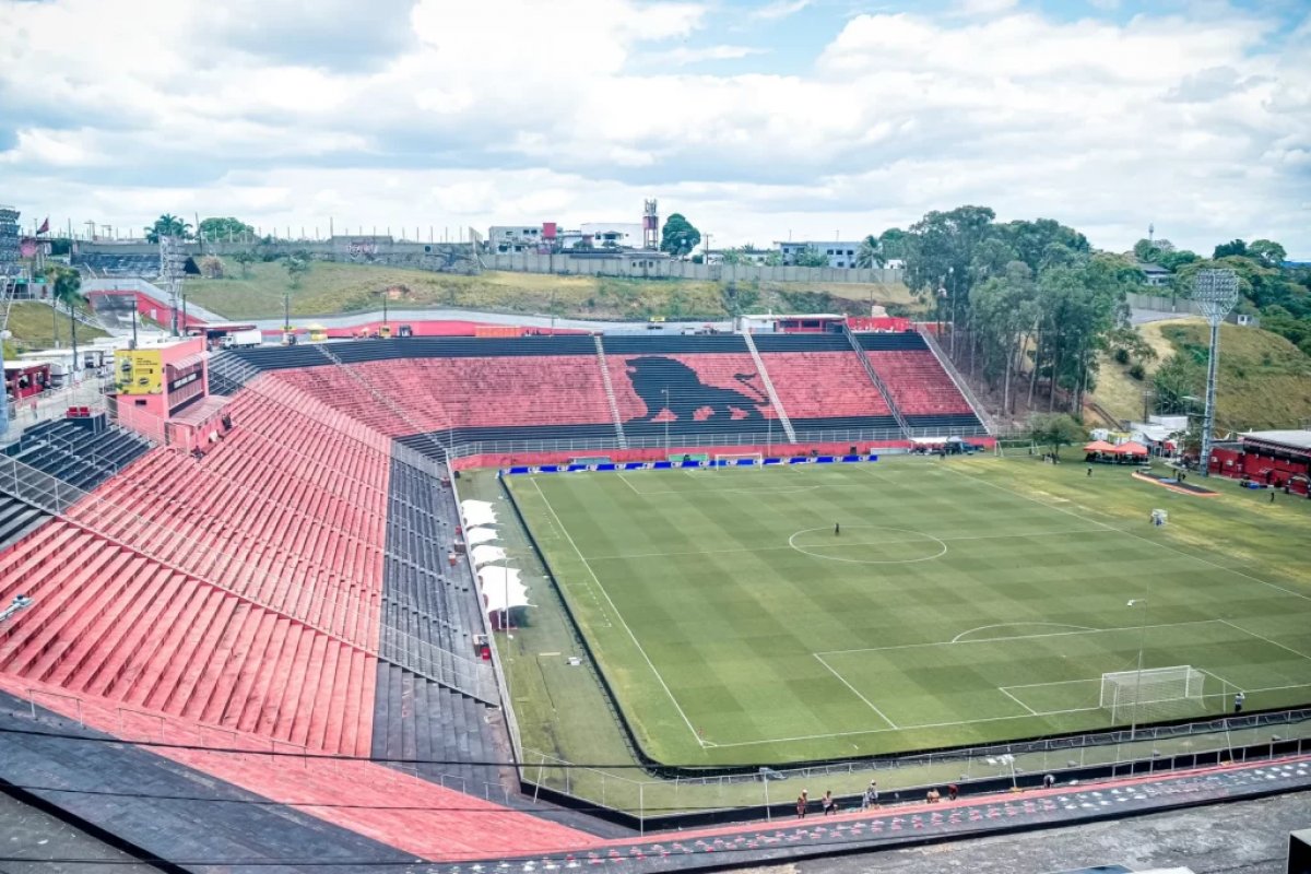 FBF decide manter jogo do Barcelona x Bahia no Barradão; entenda a história