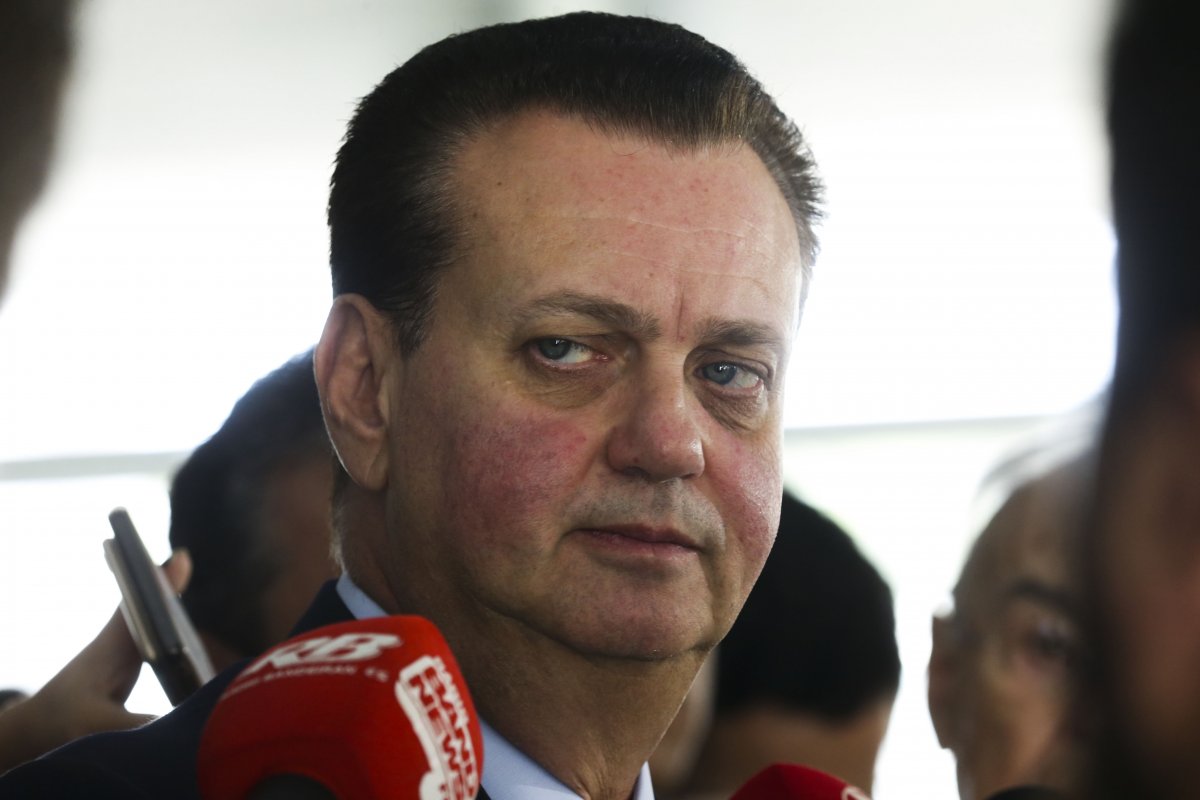 Kassab tenta se realinhar com bases de Lula e Tarcísio após desgaste simultâneo