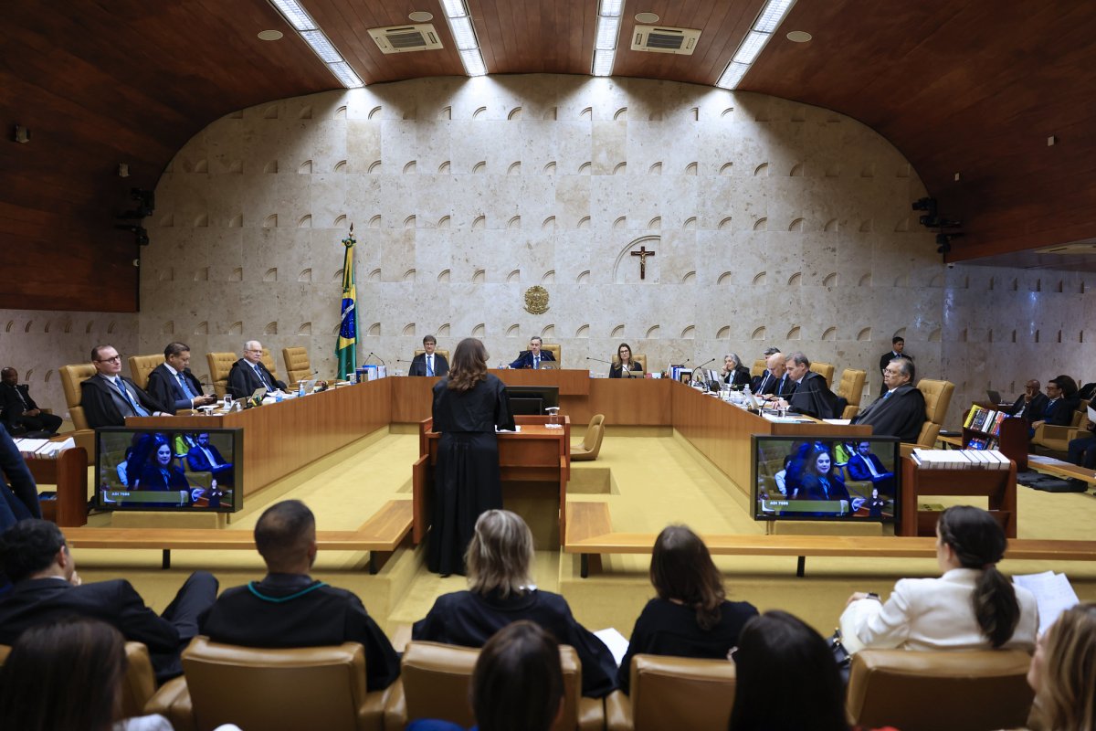 STF encomenda 100 unidades de gravata 'institucional' ao custo unitário de R$ 384