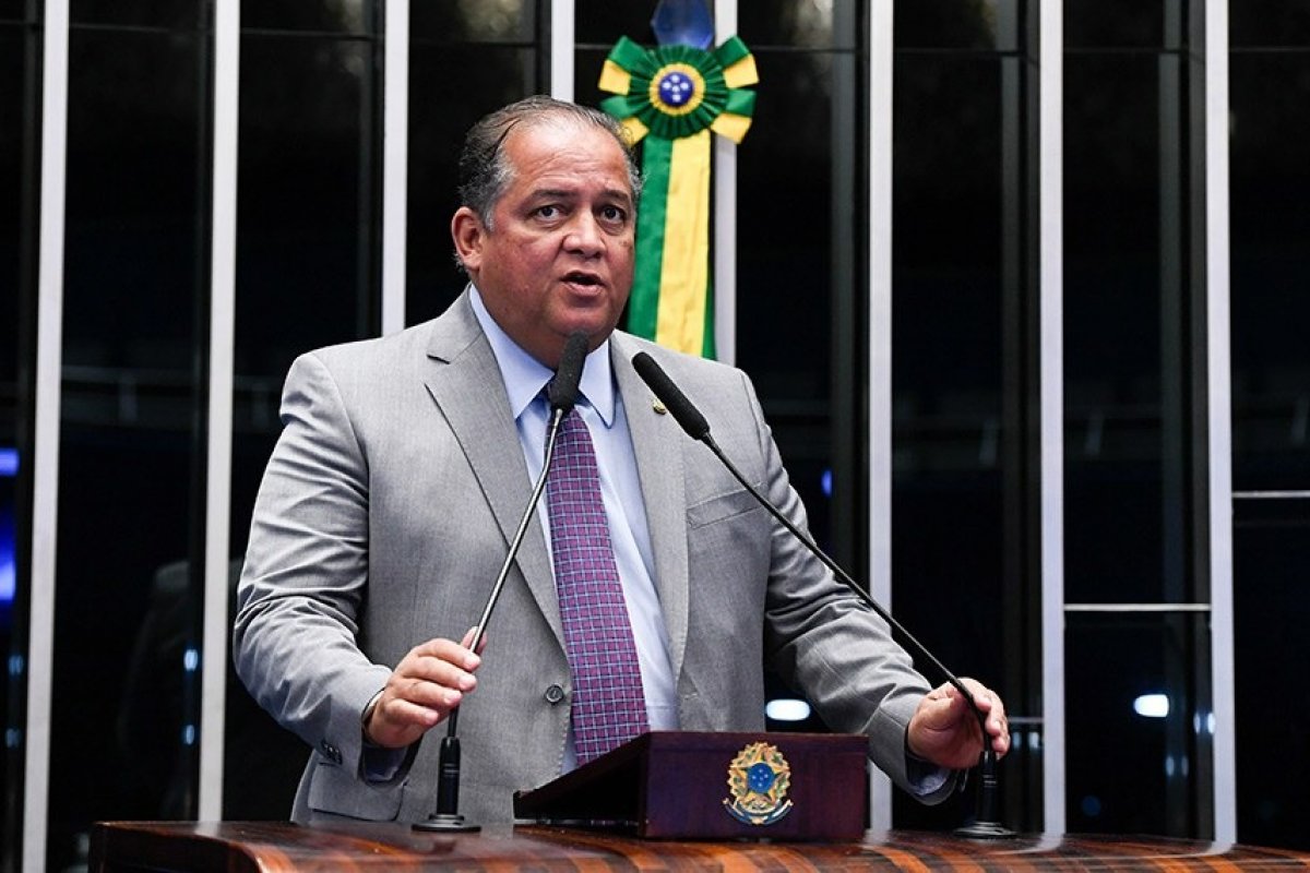 Desvio de emendas parlamentares: PF pede inquérito para investigar senador do PL, líder no governo Jair Bolsonaro 