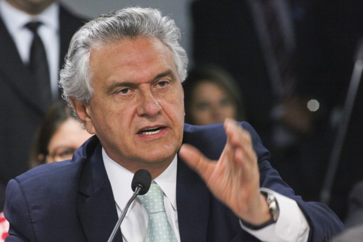 "Mercenário, canalha e desumano!", diz Caiado sobre Sandro Mabel