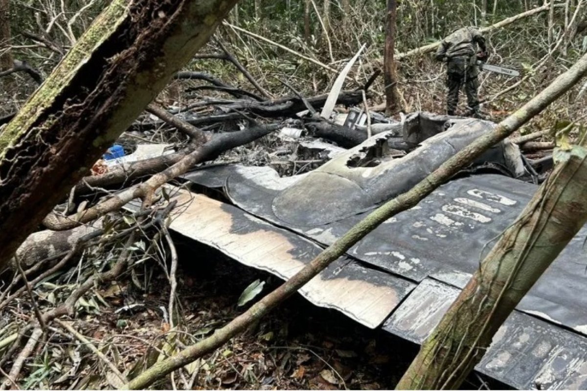 Vídeo: FAB derruba avião venezuelano que entrou no espaço aéreo brasileiro de forma ilegal