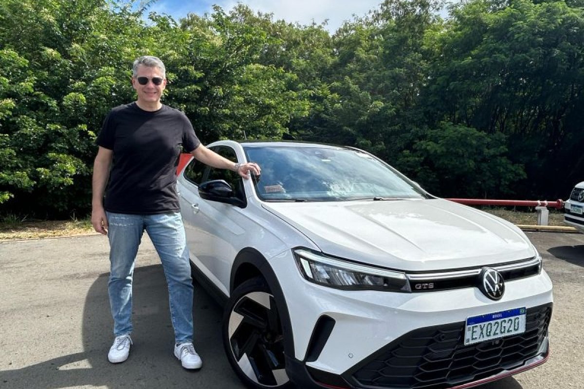 CEO da Volkswagen mostra novo Nivus GTS