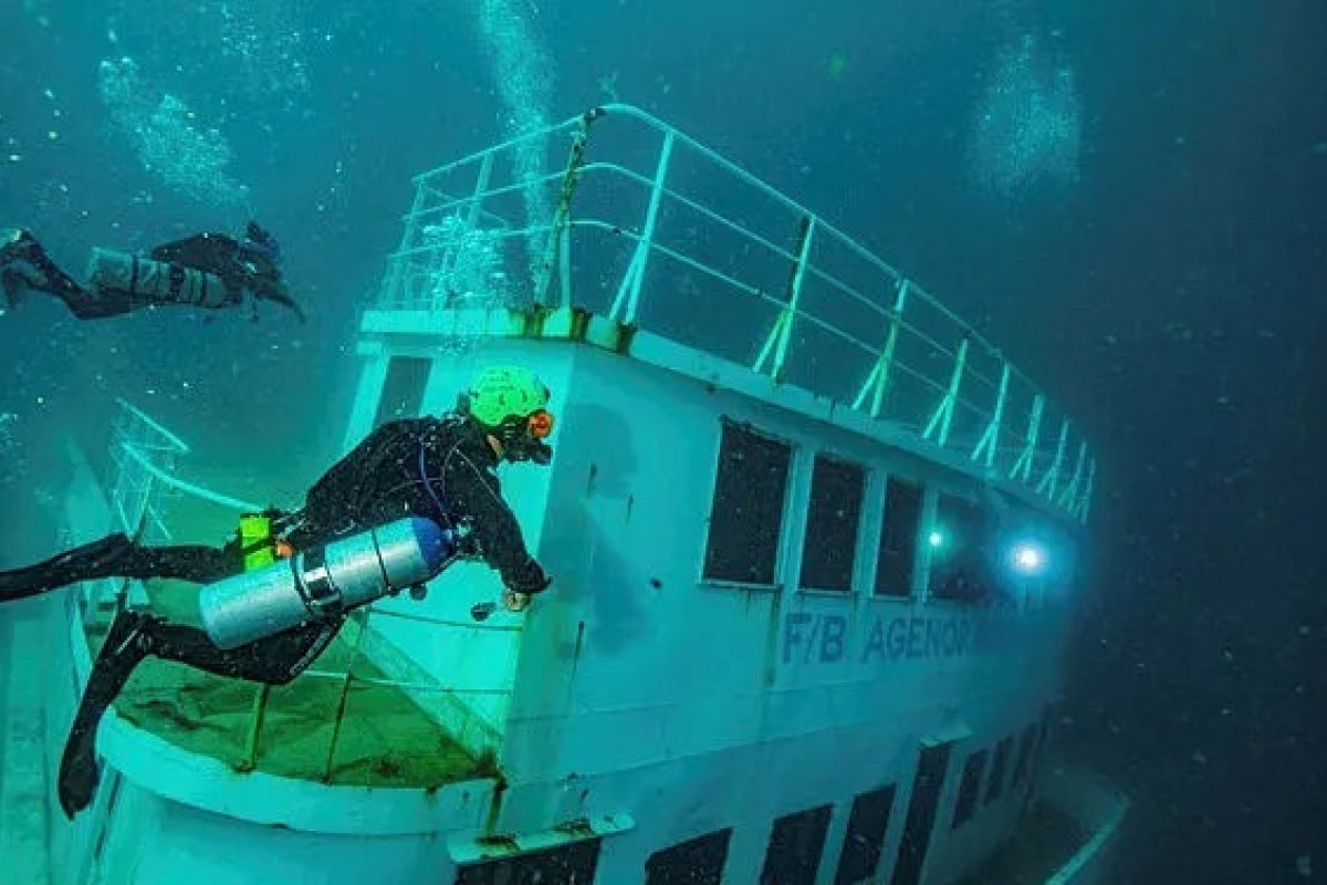 Inema autoriza afundamento de ferry-boat na Baía de Todos-os-Santos para fins turísticos