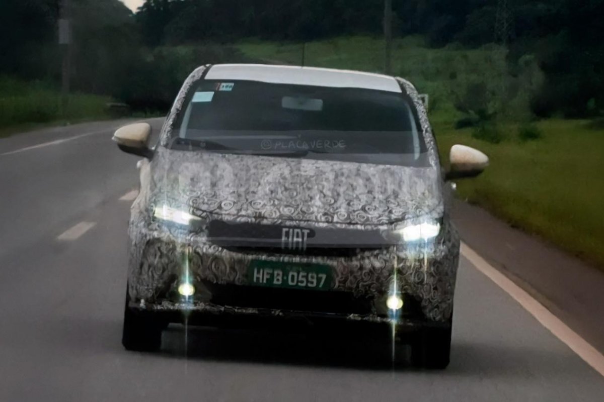 Fiat Argo deve receber facelift em breve: veja flagra