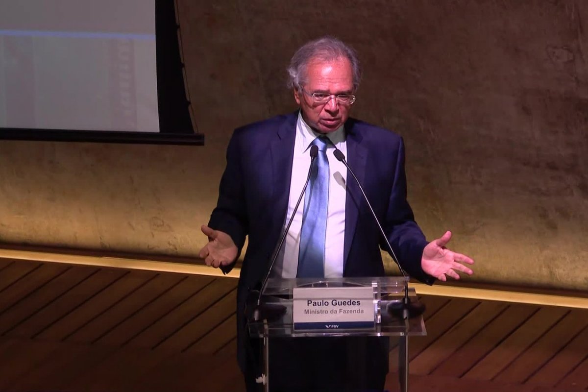 Paulo Guedes compara funcionário público a 'parasita'