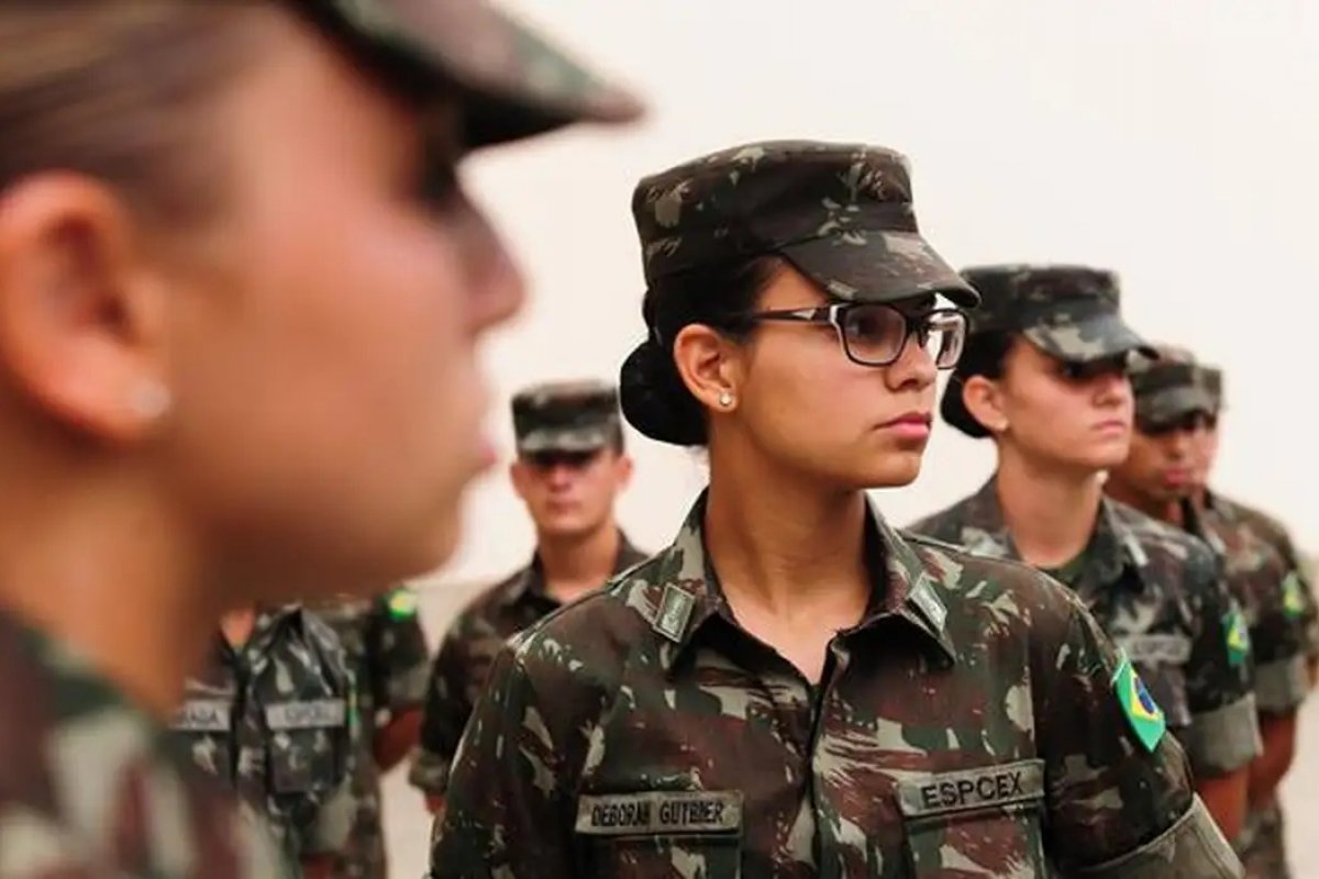 Mulheres passam a assumir comando de forças militares em estados pelo Brasil