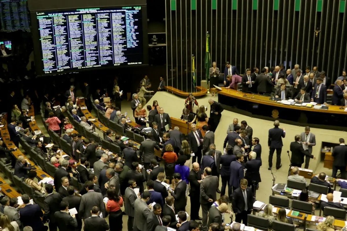 Cerca de 90% dos juízes no Brasil receberam valores mais altos que ministros do STF em 2024, aponta levantamento