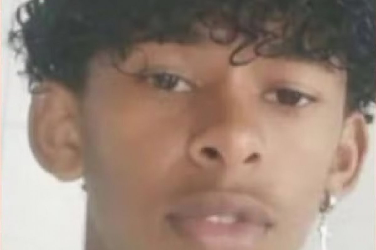 Adolescente morre após amassar borboleta e injetar líquido do inseto na perna