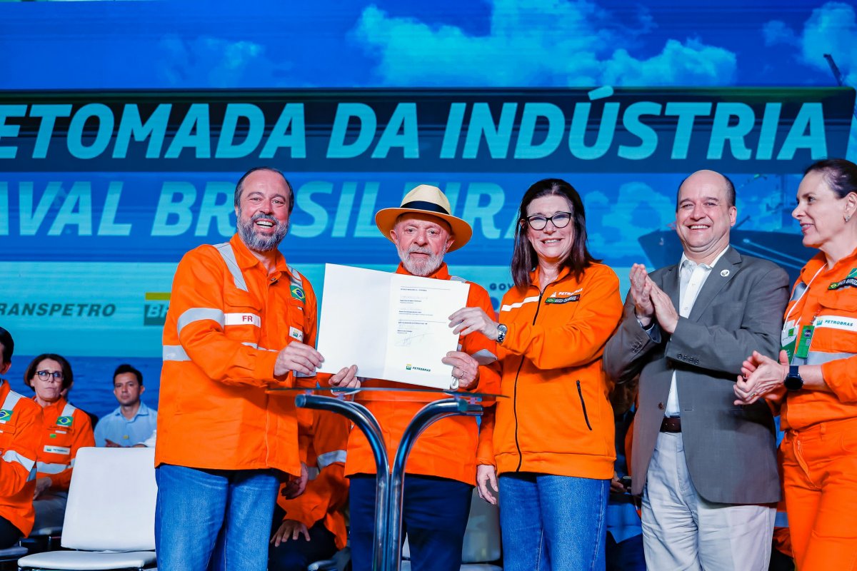 Vídeo: Lula diz que Petrobras não é única culpada por gasolina cara: 'povo precisa saber quem xingar'