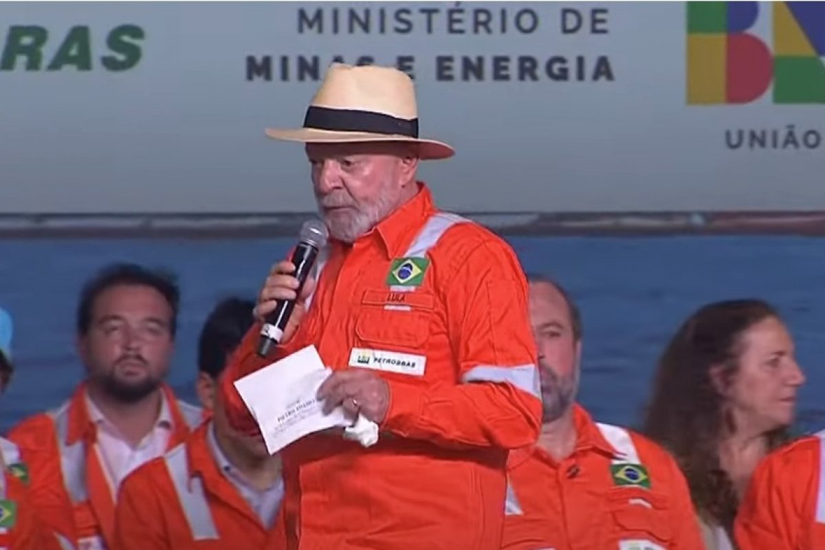 Vídeo: Lula diz que Donald Trump acaba com o princípio de democracia e livre comércio