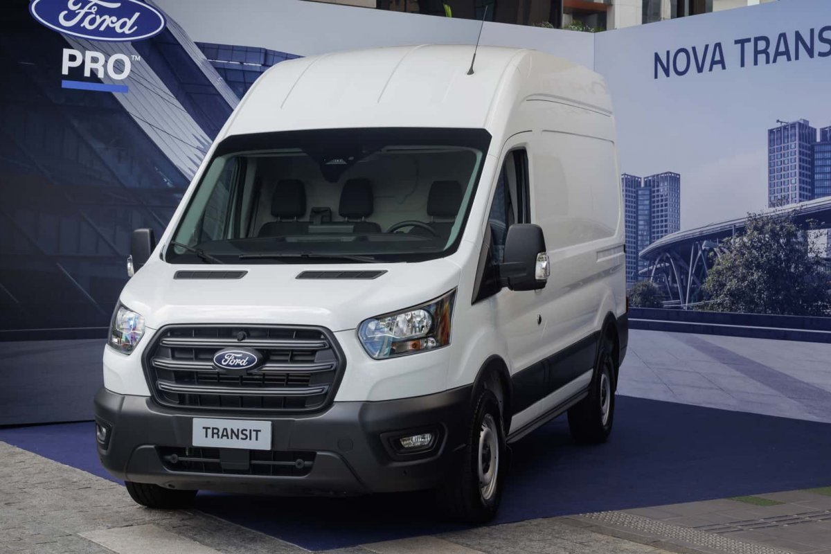 Ford Transit 2025: novas versões, mais equipamentos e novos preços 