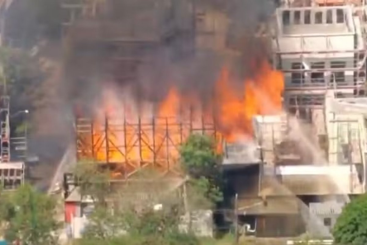 Vídeo: Incêndio atinge cidade cenográfica de novela da Globo