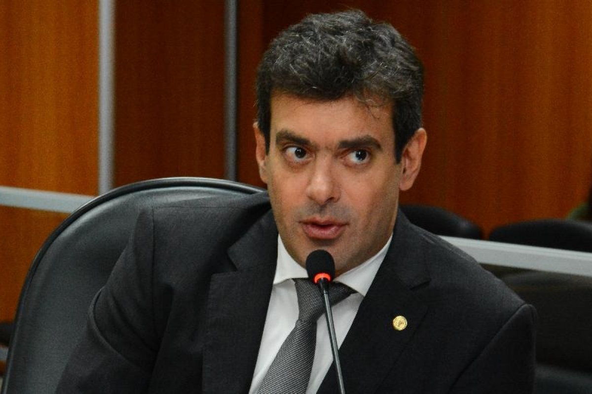 Tiago Correia critica aumento do ICMS para equipamentos de informática na Bahia: ‘onde vamos parar?’