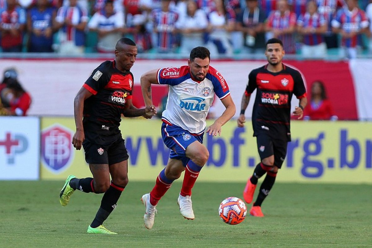 Primeiro Ba-Vi do ano reúne duas equipes vivendo momentos distintos no ano