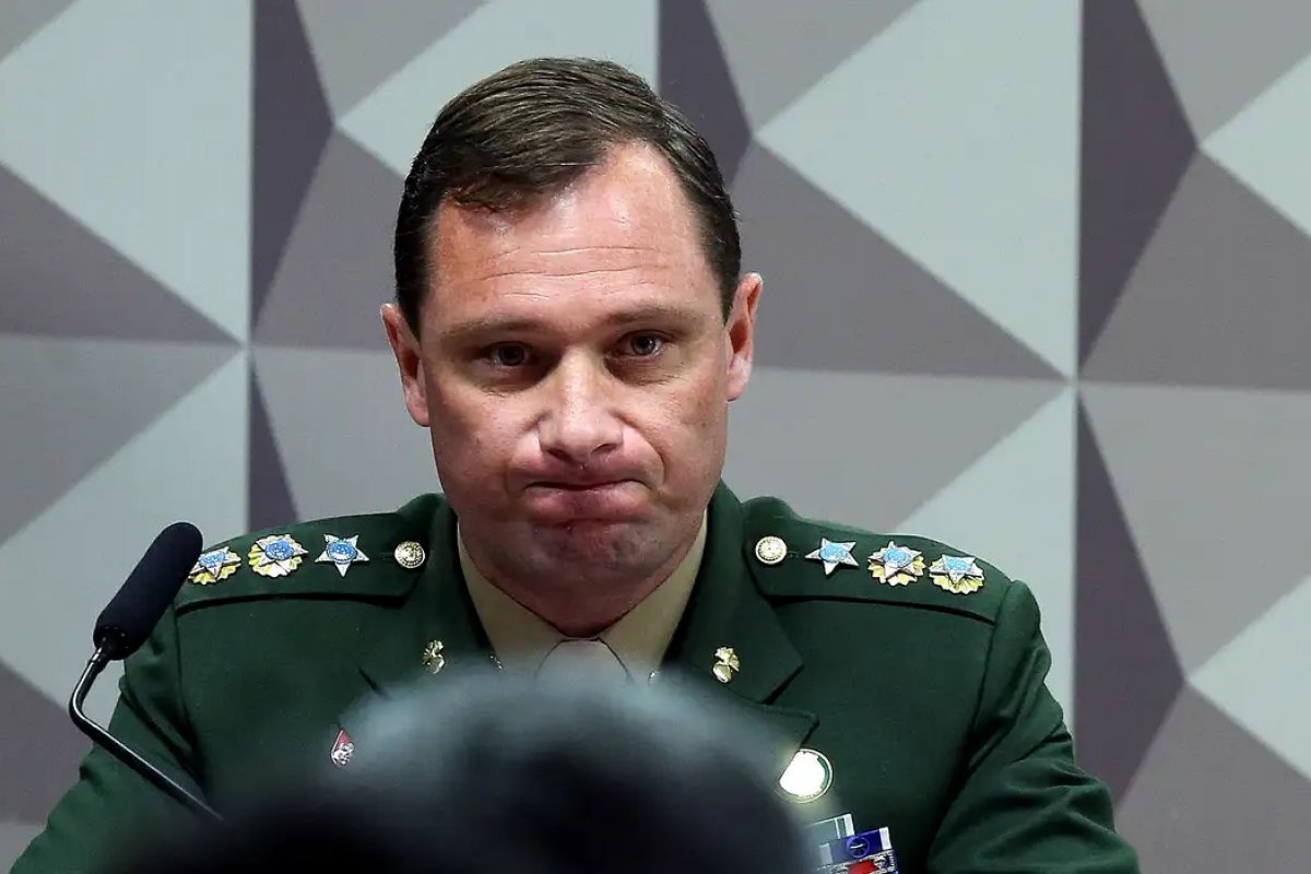 Mauro Cid afirmou que Braga Netto e Fabio Wajngarten tentaram obter informações sigilosas de depoimentos