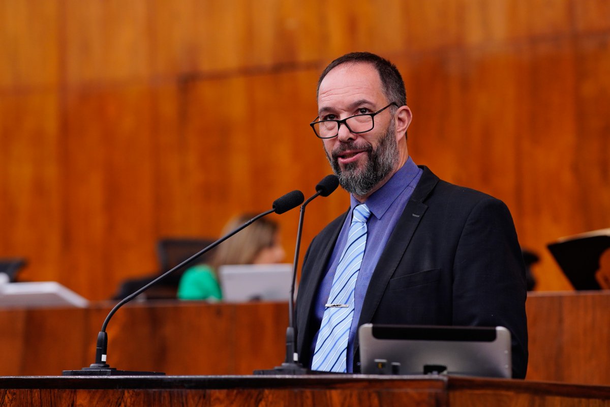 Deputado estadual faz análise da denúncia do PGR contra Bolsonaro e classifica como 'farsa do século'