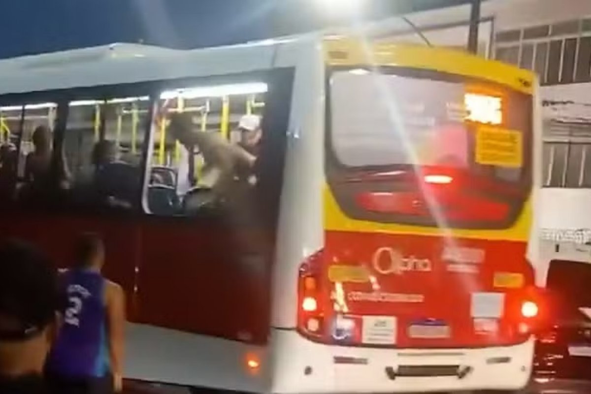 Tentativa de assalto no Rio de Janeiro termina com criminosos fugindo pela janela